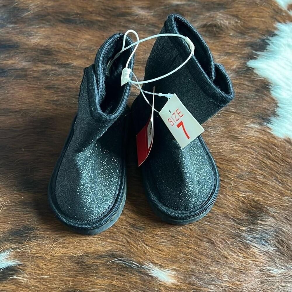 Girls boots  Size 7